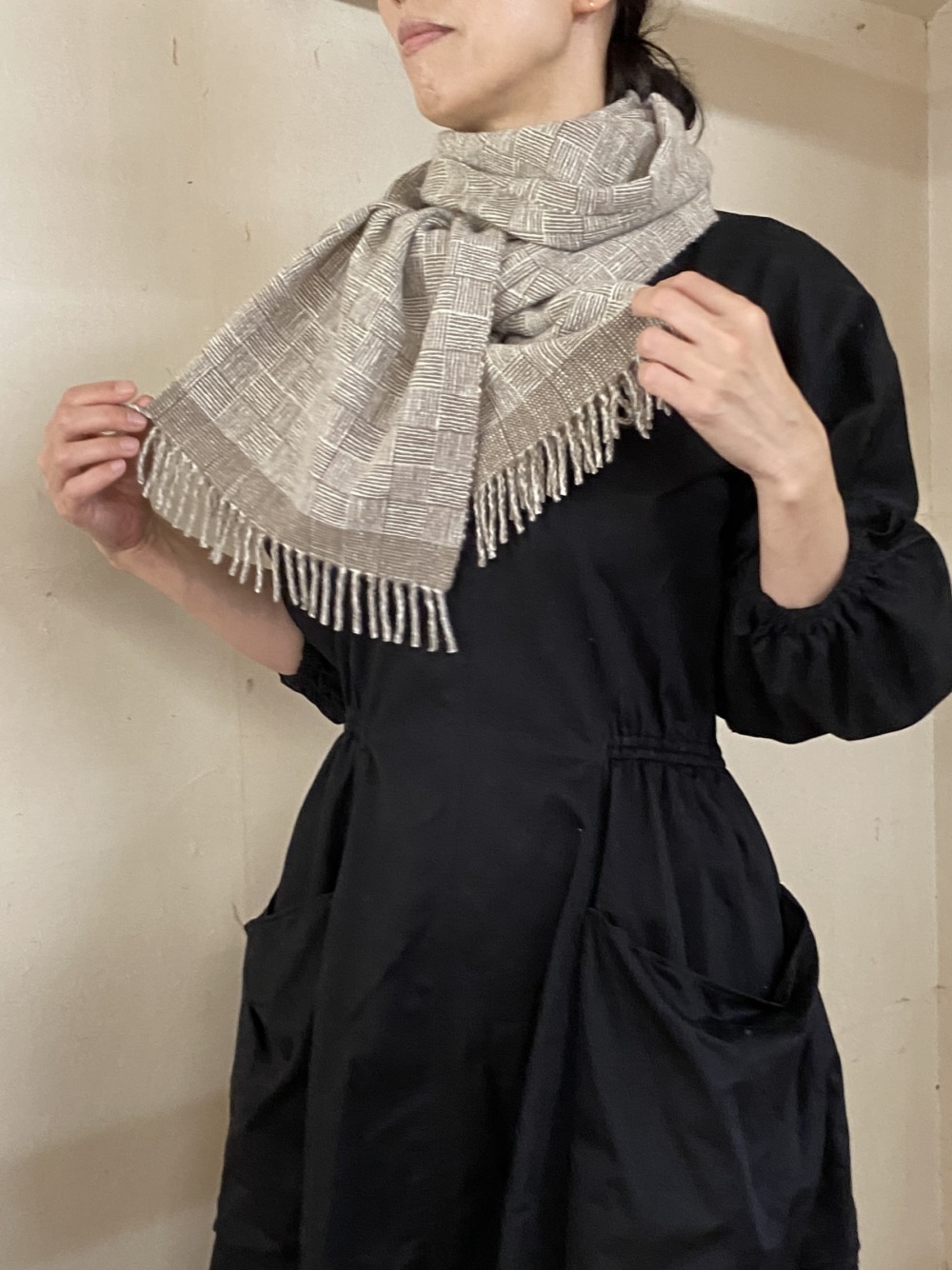 カシミヤ手紡網代織りマフラー・ベージュ | 作品 | 福岡小郡 織り物